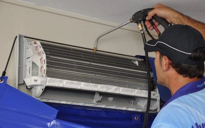 <span style="font-weight: normal;">غسييل المكيفات&nbsp;&nbsp;</span>